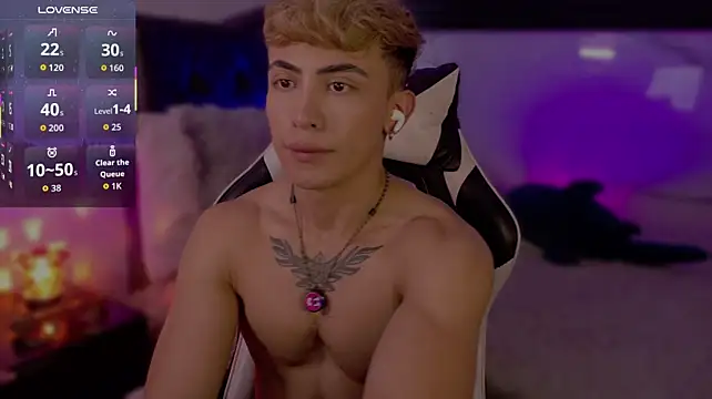 Show modela Saimonvela na web-kameri