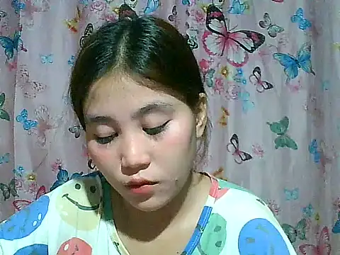 SexyAsianPussy4u Show in webcam