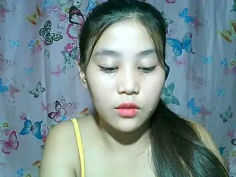 SexyAsianPussy4u Adlı Modelin Canlı XXX Sohbeti