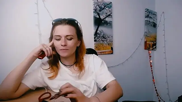 PeppyMia Chat XXX live