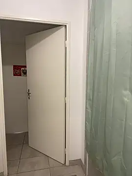 Pokazy przed kamerką – mikacapoupa