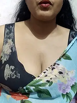 Show de spicysuhana na webcam