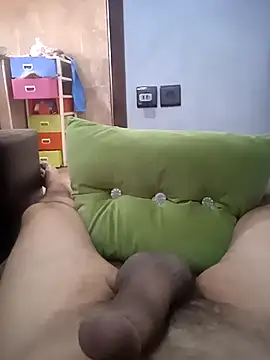 Hero1he1ro Show in webcam