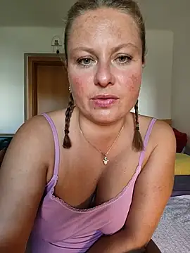 MiraCaramel Webcamshow