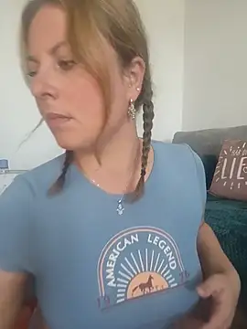 MiraCaramel Webcam show