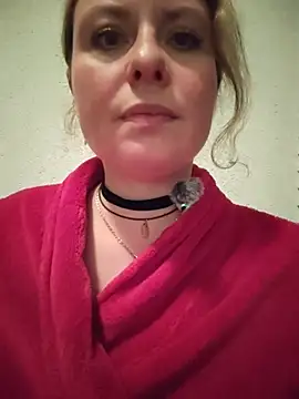 Chat +18 de MiraCaramel ao vivo