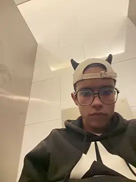 Andres_boy252 Adlı Modelin Web Kamerası Şovu