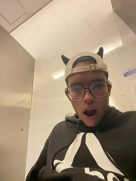 Andres_boy252 Adlı Modelin Web Kamerası Şovu