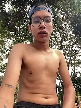 Andres_boy252 Show in webcam