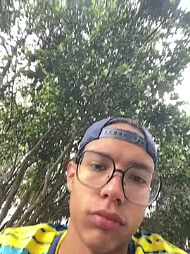 Pokazy przed kamerką – Andres_boy252