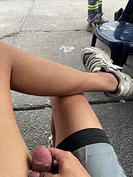Pokazy przed kamerką – Andres_boy252