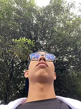 Andres_boy252's Webcam Show