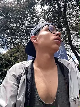 Pokazy przed kamerką – Andres_boy252