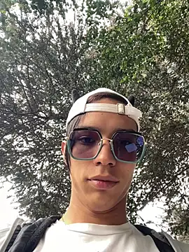 Show modela Andres_boy252 na web-kameri