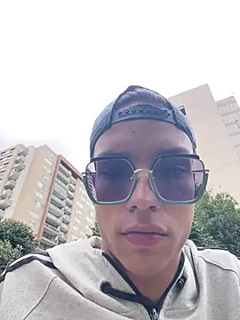 Andres_boy252 Show in webcam