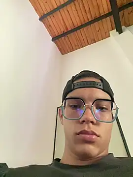 Pertunjukan Kamera Web Andres_boy252