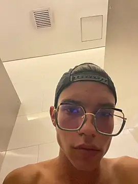Andres_boy252 网络视讯表演
