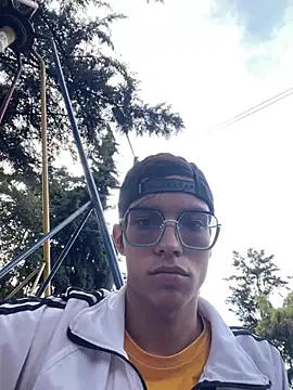 Živý XXX chat Andres_boy252