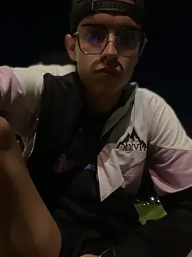 הופעת וובקאם של Andres_boy252