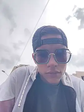 Andres_boy252 网络视讯表演