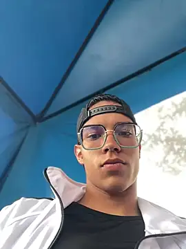 Andres_boy252 Show Webcam