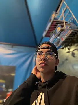 Andres_boy252 在線直播表演