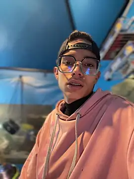 Show modela Andres_boy252 na web-kameri