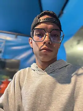 Andres_boy252's Webcam Show