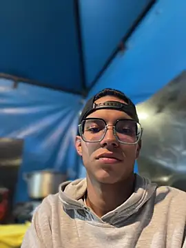 Andres_boy252: вебкам-шоу