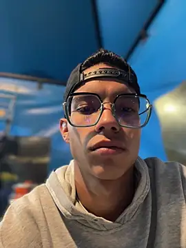 Andres_boy252 Show Webcam