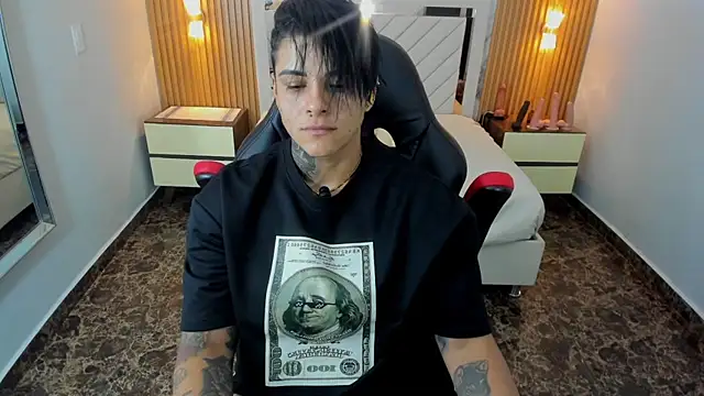 KAROLLJONES1's Live XXX Chat