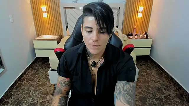 KAROLLJONES1's Live XXX Chat