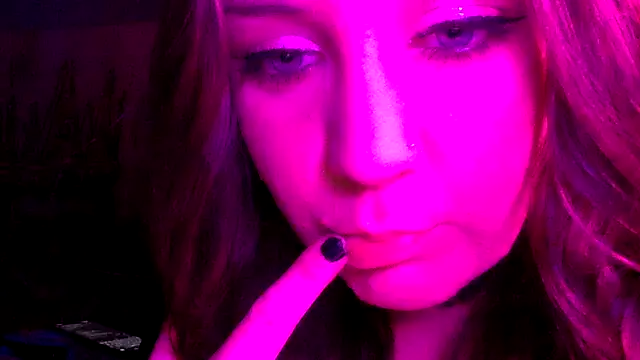 EdgyMia – Live XXX-chat