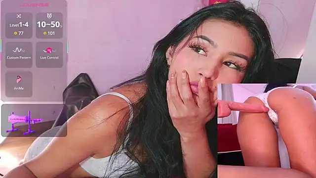 Miss_Charlottet Adlı Modelin Canlı XXX Sohbeti