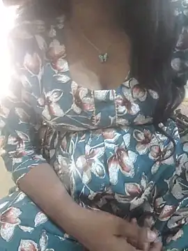 Marathi_Priyanka_Kunal Chat XXX in diretta