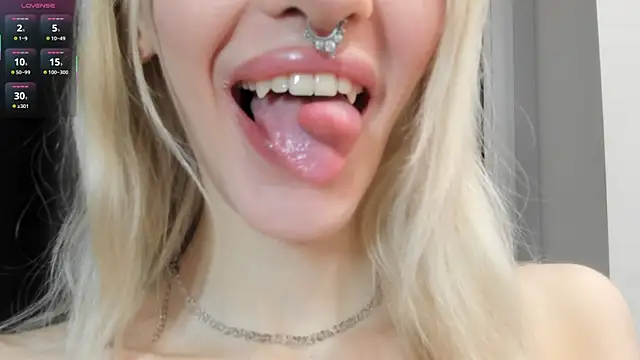 Chat +18 de succubantra ao vivo