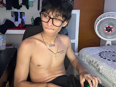 Show modela sung_yol na web-kameri