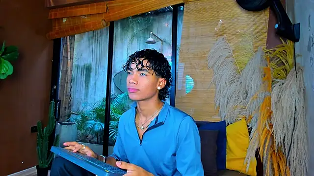 AlanCutee Pertunjukan Webcam