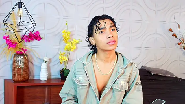 AlanCutee webcam show