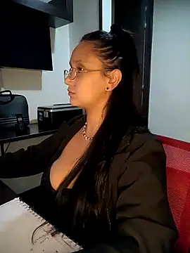 Esmeralda333's Live XXX Chat