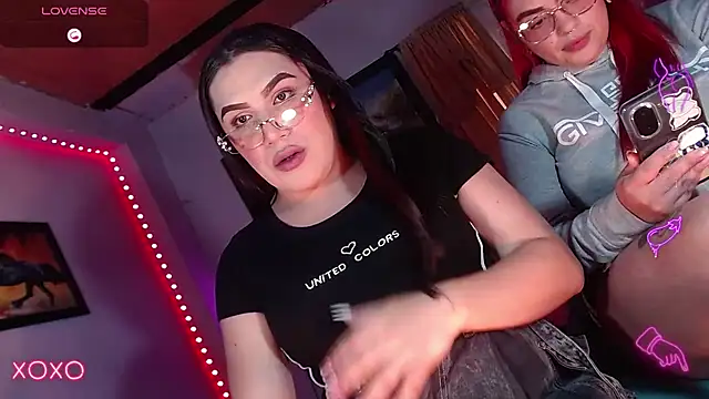 dirtycandyTs: διαδικτυακό σόου στην κάμερα
