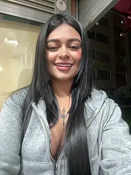 Saray_charmante's Webcam Show