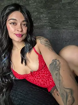 Chat +18 de Saray_charmante ao vivo