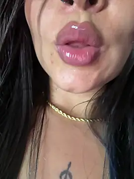 Saray_charmante élő XXX-chatje