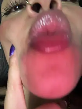 Chatroom XXX en direct de Saray_charmante