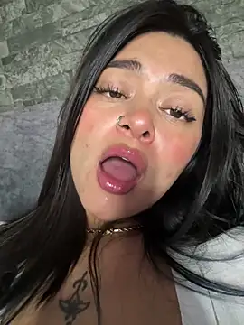 Czat XXX na żywo – Saray_charmante