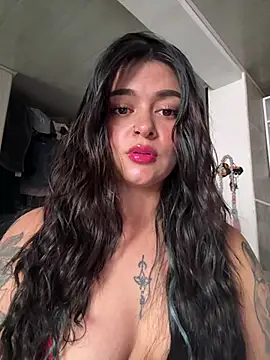 Chat +18 de Saray_charmante ao vivo