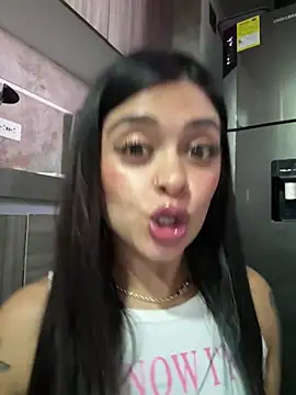 Chat +18 de Saray_charmante ao vivo