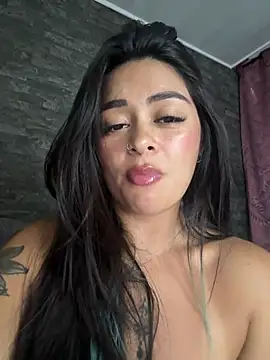 Chatroom XXX en direct de Saray_charmante