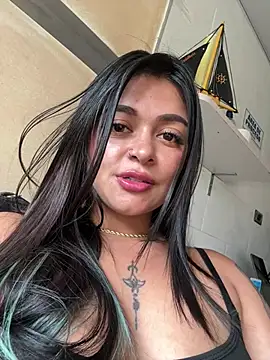Онлайн чат XXX Saray_charmante